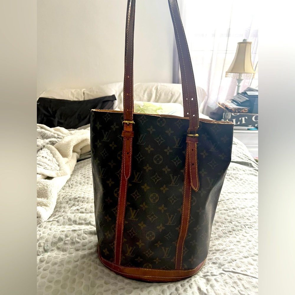 Louie Vuitton Bucket Bag